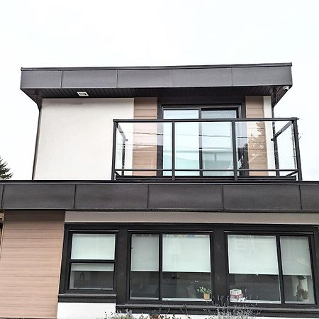 Centrally Located, Modern, 2 Bedroom Home Vancouver Zewnętrze zdjęcie