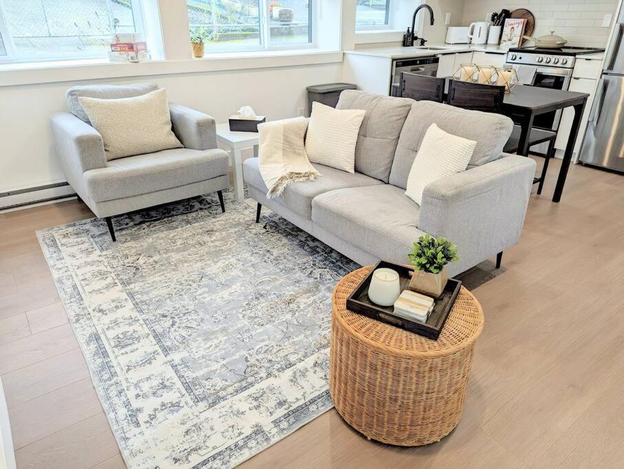 Centrally Located, Modern, 2 Bedroom Home Vancouver Zewnętrze zdjęcie