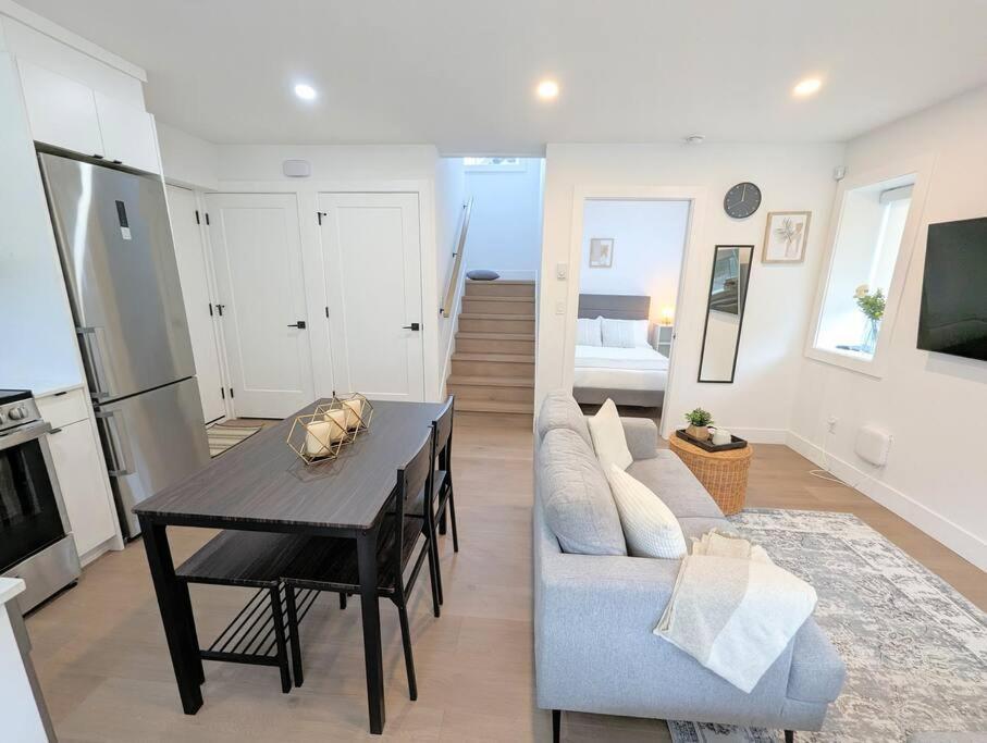 Centrally Located, Modern, 2 Bedroom Home Vancouver Zewnętrze zdjęcie